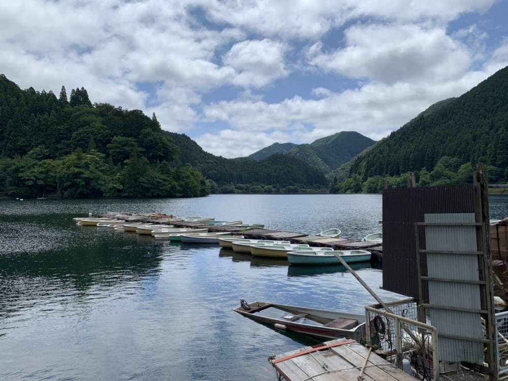 生野銀山湖レンタルボート湖畔