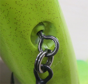 サクサススイベルフックアイでバラしのリスクを軽減！